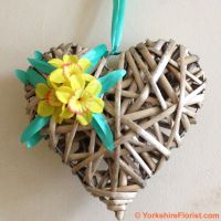 shbby chic wicker heart with narcissus